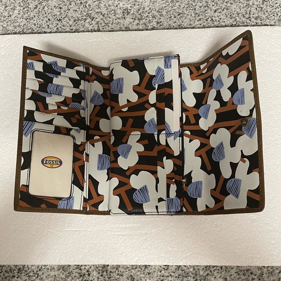 EUC “Fossil Logan” Brown & Multi-color Genuine Leather Clutch Wallet w/Snap Flap - Picture 6 of 16